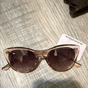 West Loop Sunglasses 60705FGX650 beige/pink color Cat eye with gray lenses NWT